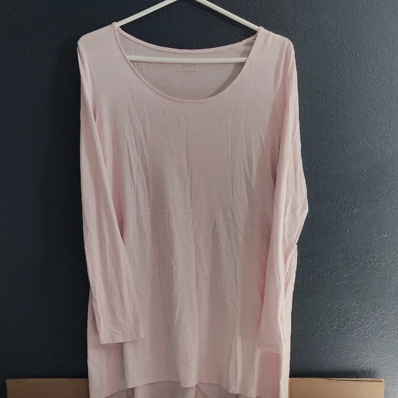 Elegant Light Pink Long Sleeve Top - Picture 1 of 7